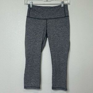 Patagonia Heather Gray Cropped Leggings Women’s Size Small Athletic Hiking Cycle